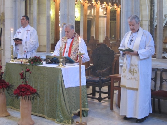 The Revd Canon Hosam Naoum, Pastor to the Arabic-speaking congregation, the Rt Revd Suheil Dawani, Anglican Bishop in Jerusalem, and the Most Revd Dr Michael Jackson, Archbishop of Dublin and Bishop of Glendalough, pictured at Sunday morning Eucharist in St George’s Cathedral, Jerusalem. Archbishop Jackson preached at the service.