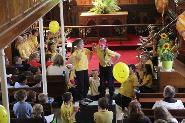 Pupils from Donoughmore NS lead the singing at the West Glendalough Children’s Choral Festival. 