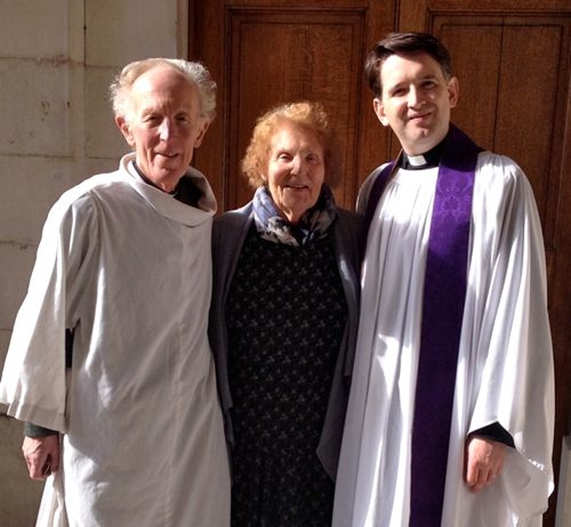 Pictured at Trinity College Dublin Chapel after his address in the “Golden Rule” series of Sunday morning speakers is the Revd Dr Marcus Braybrooke, President of the World Congress of Faiths. Also pictured is Mrs Mary Braybrooke (centre) and TCD Dean of Residence, the Revd Darren McCallig (right). The series has explored the place of the Golden Rule (”Do unto others as you would have them do to you”) in different religious traditions.