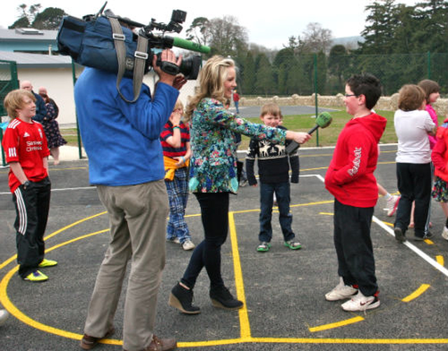 This Powerscourt NS pupil tells Carla O’Brien of RTE’s News2Day programme of his excitement at arriving at their new passive school in Enniskerry. 