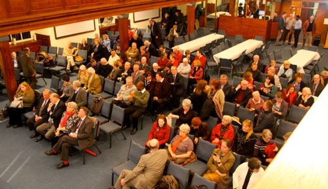 The large crowd of lay people of Dublin and Glendalough begin to take their seats in St Catherine’s, Thomas St, to hear what the Bishop of London, the Rt Revd Richard Chartres, has to say about developments in his diocese. 