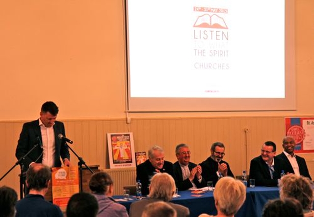 The panel of Church leaders participating in Thinking Allowed in All Hallow’s College during Ecumenical Bible Week interviewed by Philip McKinley (standing). L–R: Archbishop Michael Jackson, Archbishop Diarmuid Martin, Fr Calin Florea, Pastor Sean Mullarkey and Pastor Tunde Adebayo–Oke.