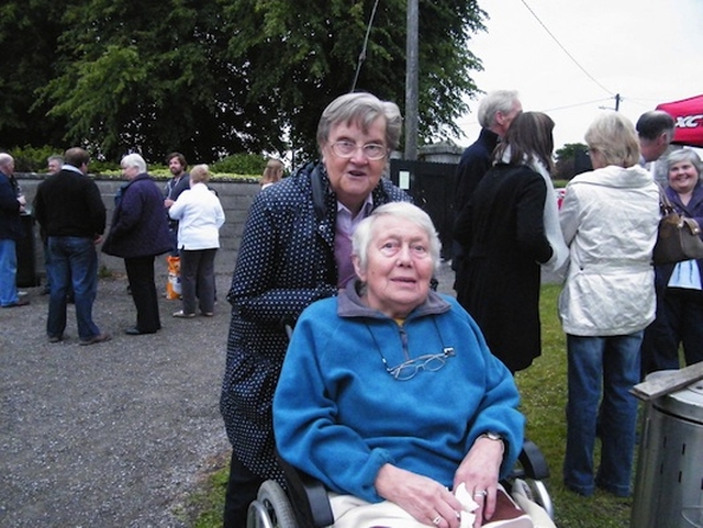 Bea Hendy & Dorothy Leonard at the Castledermot BBQ and afternoon tea event. 