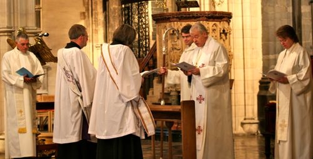 Revd Yvonne Ginnelly and Revd Martin O’Connor are ordained to the priesthood by Archbishop Michael Jackson in Christ Church Cathedral. 