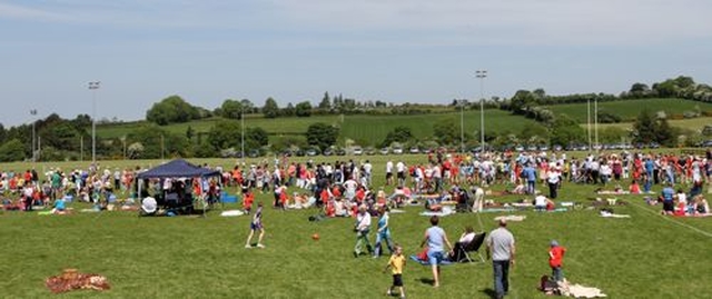 Hundreds of children from the Jonathan Swift National School in Dunlavin, Blessington No 1 School, Donoughmore National School, Timolin National School and Athy Model School, their teachers and their parents gathered in Dunlavin for this year’s West Glendalough Children’s Choral Festival which took place on Friday June 7. 