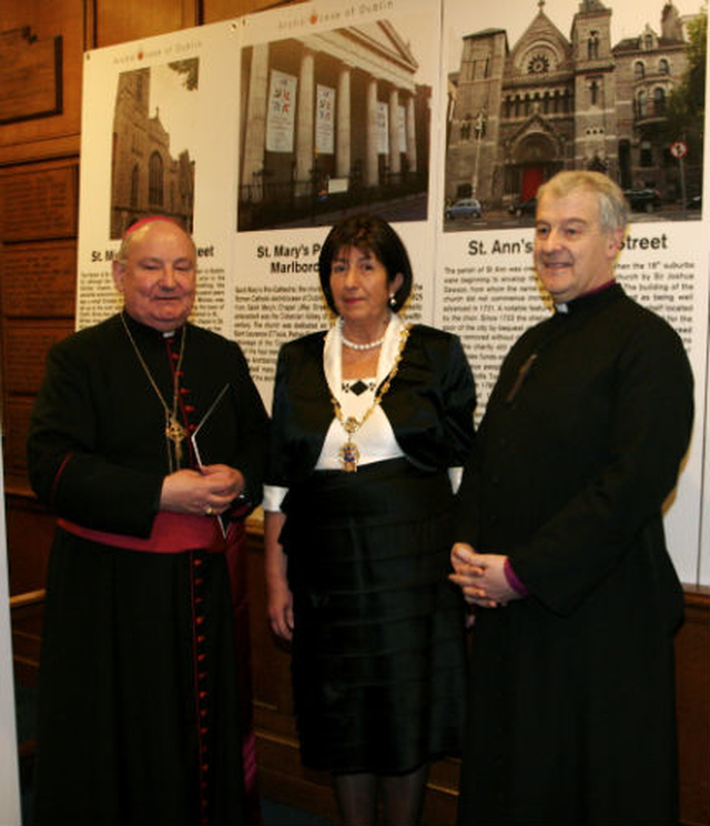 Dublin’s Auxilliary Bishop, Ray Field; the Lord Mayor of Dublin’s representative, Cllr Edie Wynne; and Archbishop Michael Jackson officially launch the 50th International Eucharistic Congress Pilgrim Walk in St Ann’s, Dawson Street. St Ann’s is one of seven Dublin churches included in the pilgrimage which may be taken by up to 20,000 visitors to the International Eucharistic Congress in June. 