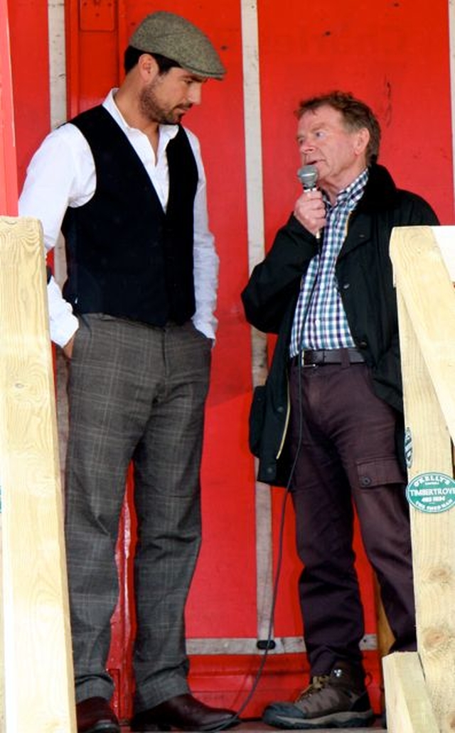 Television presenter, Craig Doyle, acted as MC for the Enniskerry Victorian Field Day.