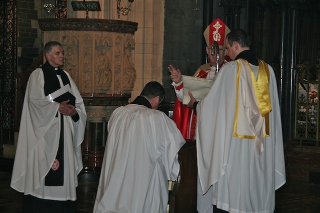 The Most Revd Dr John Neill, Archbishop of Dublin, commissioning the new DIT Chaplain, the Revd J P Kavanagh, Rector of Kells Priory, in Christ Church Cathedral. 