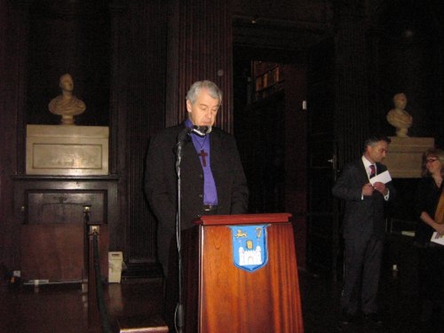 Archbishop Jackson, chariman of the Governors and Guardians of Marsh’s Library during his speech in the Long Room at Trinity College Dublin on the retirement of Muriel McCarthy as Keeper of Marsh’s Library.