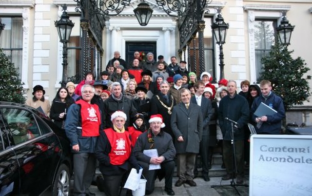 Cantairí Avondale prepare to sing at the community carol singing at the Mansion House in Dublin with representatives of the Council for Mission, the Archdiocese, Dublin’s Lord Mayor and the readers.