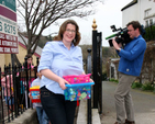 Powerscourt NS principal, Anna Ovington, carried her share from the old schoolhouse in Enniskerry to the new school while an RTE cameraman filmed the action. 