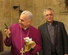Archbishop Suheil Dawani and the Revd Ken Rue – a Celtic Cross is presented to the Archbishop of Jerusalem during the visit of a delegation from Dublin and Glendalough to the diocese. 