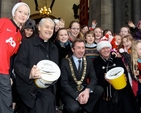 The 2013 Black Santa Sit Out was officially launched today (December 18) by the Archbishop of Dublin, Dr Michael Jackson and the Lord Mayor of Dublin, Oisín Quinn, who are pictured with the Vicar of St Ann’s Church, Dawson Street, the Revd David Gillespie and the choir of Kildare Place School. The Vicar, curate and staff of the church will continue to collect for charities every day until Christmas Eve. 
