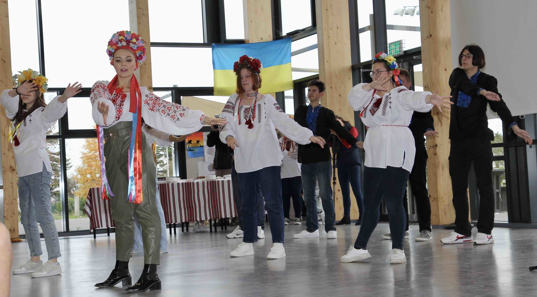 ‘You came here like neighbours but now you are friends’ – Ukrainian students showcase their culture