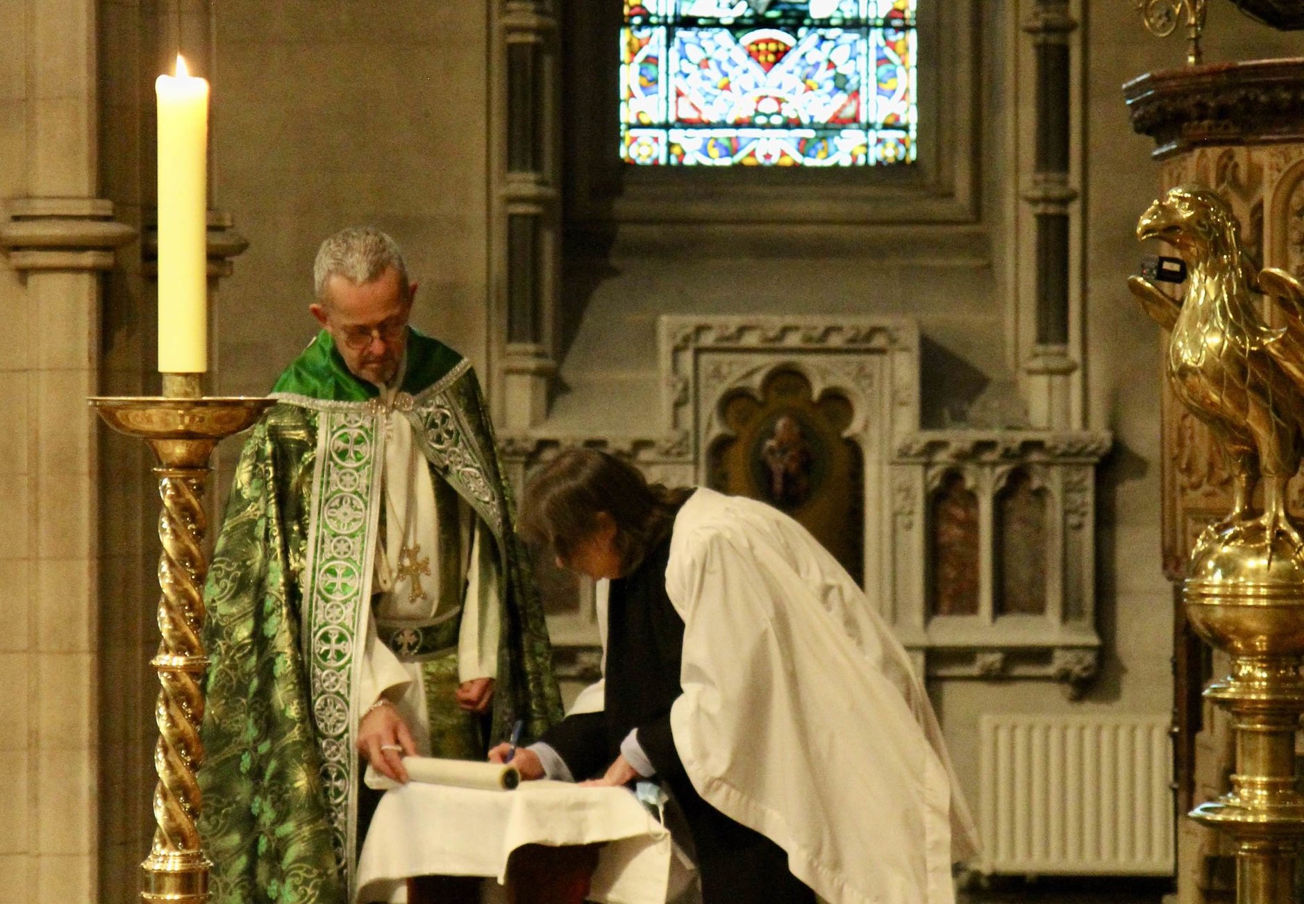 Canon Lesley Robinson installed to Cathedral Chapter