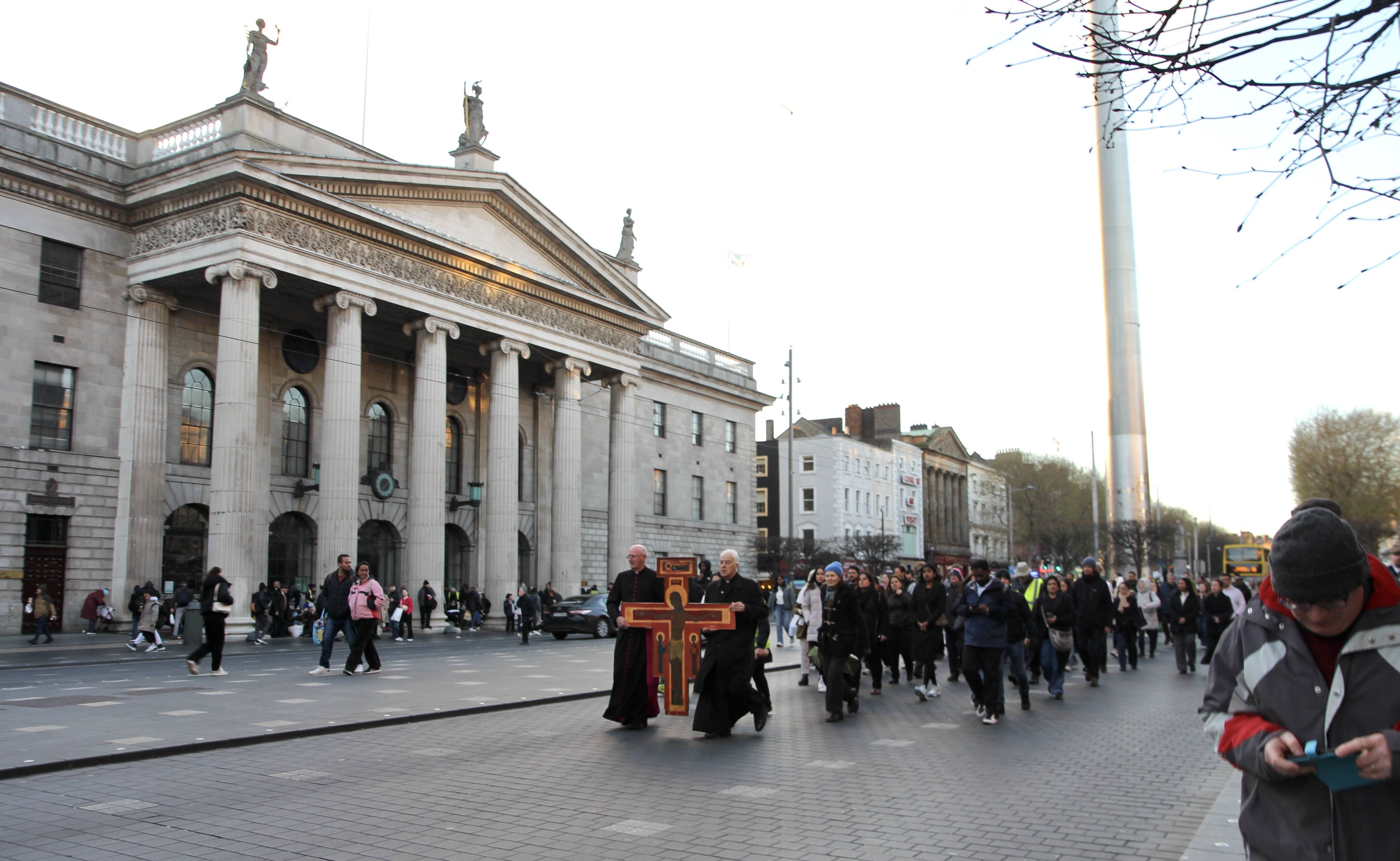 Participants pass the GPO.