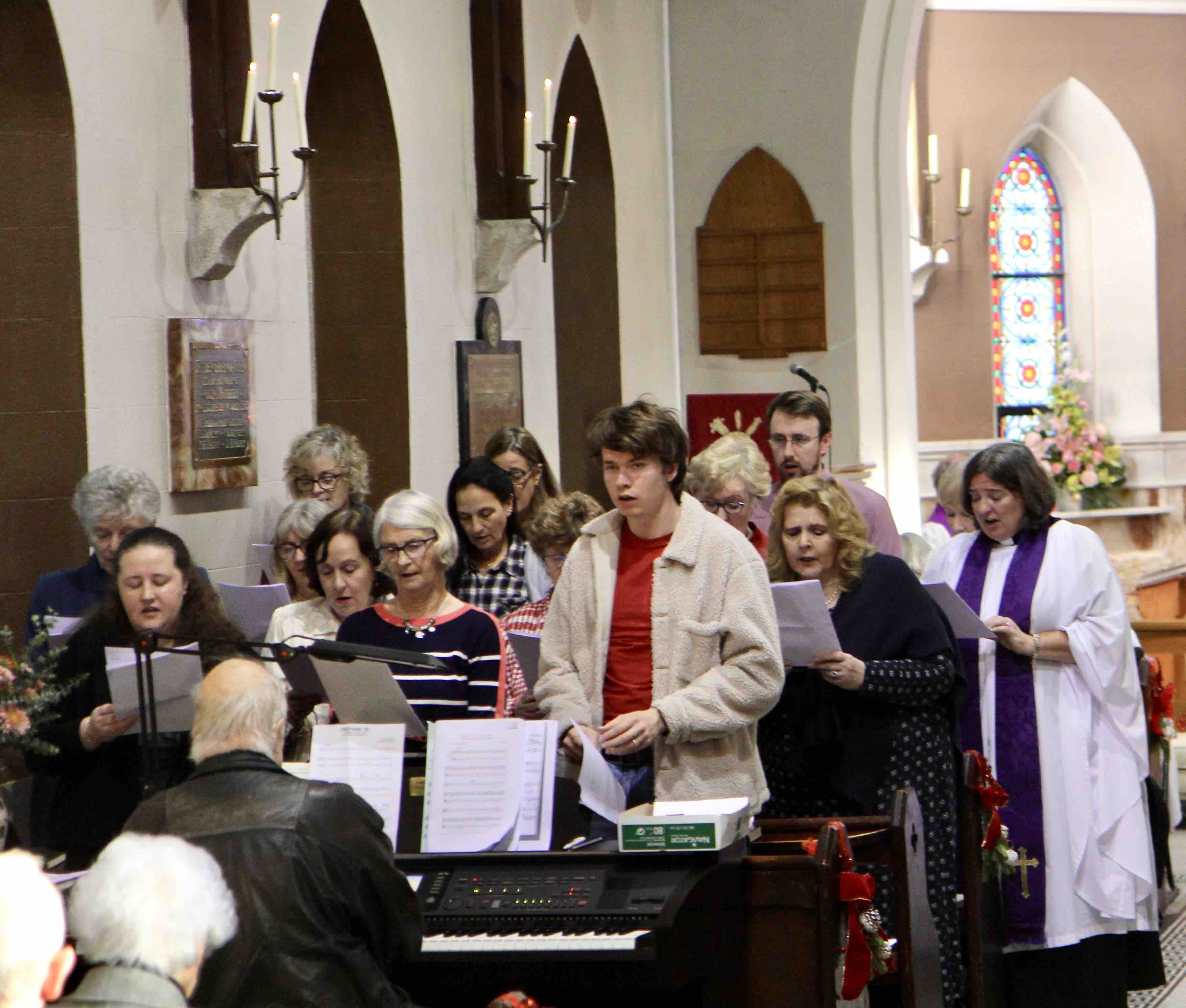 The Ad Hoc Choir singing 'For the Beauty of the Earth'.